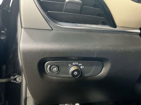 Used 2023 Chevrolet Traverse LS w/ Safety Package image 18