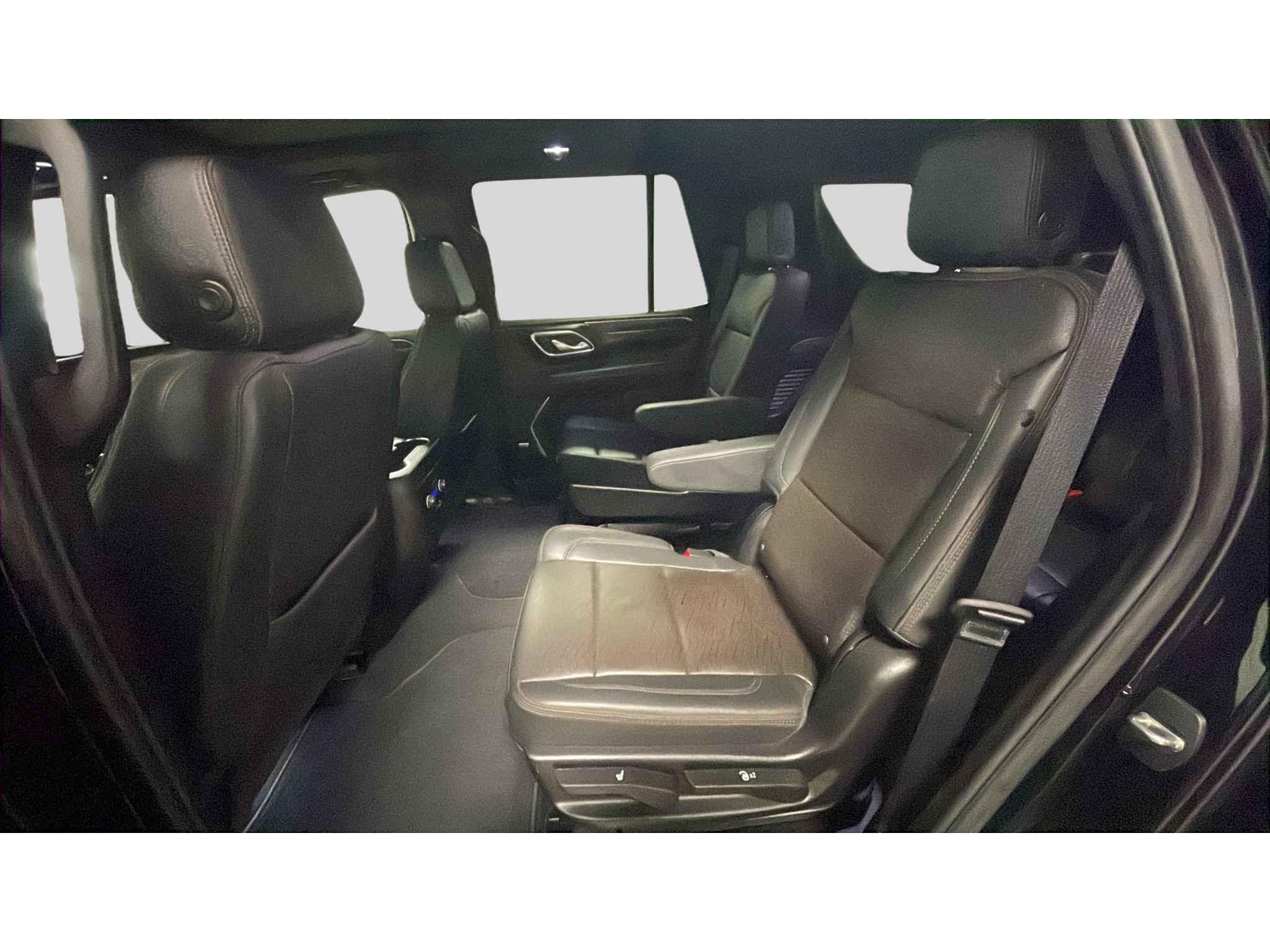 Used 2024 Chevrolet Tahoe High Country AWD/4WD image 14
