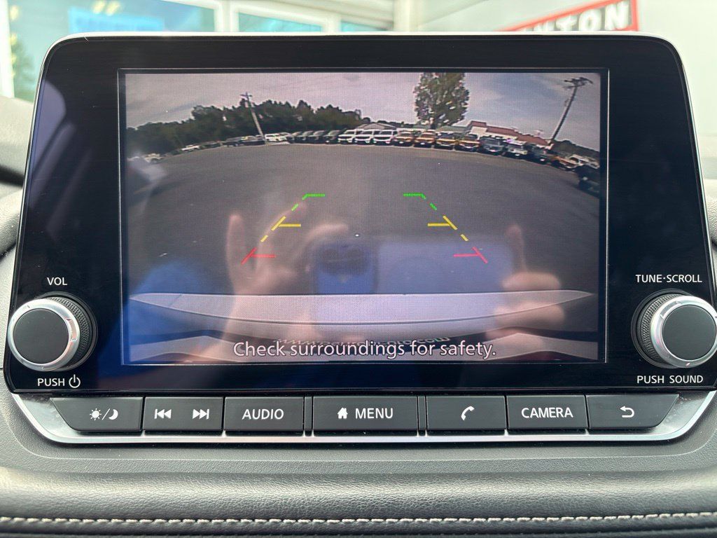 Used 2024 Nissan Rogue S FWD image 22