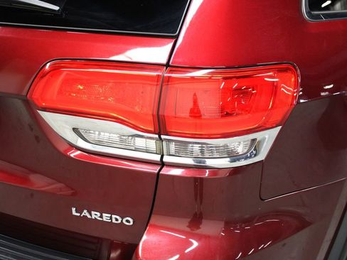 Used 2019 Jeep Grand Cherokee Laredo image 33