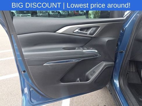Used 2024 Chevrolet Traverse LT w/ LPO, Floor Liner Package FWD image 26