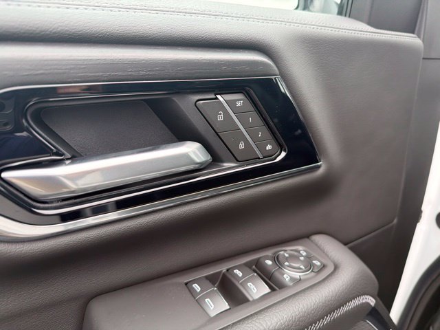 New 2026 GMC Yukon Denali w/ Sun & Power Step Package AWD/4WD image 15