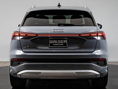 Used 2023 Audi Q4 e-tron Premium Plus w/ Premium Plus RWD image 7