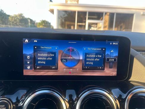 Used 2025 Mercedes-Benz GLA 250 4MATIC image 22