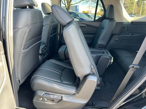 New 2026 Honda Pilot Touring image 6