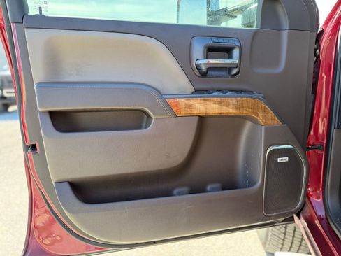 Used 2018 GMC Sierra 2500 SLT w/ Duramax Plus Package image 11