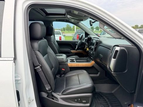 Used 2017 Chevrolet Silverado 1500 LTZ w/ Sport Package AWD/4WD image 10
