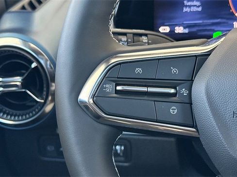 New 2025 Chevrolet Equinox EV LT image 30