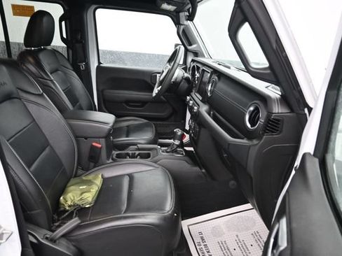 Used 2023 Jeep Wrangler Unlimited Sahara w/ Cold Weather Group AWD/4WD image 7