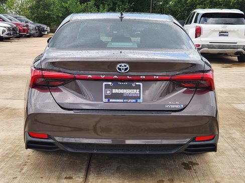 Used 2020 Toyota Avalon XLE w/ Moonroof Package FWD image 8