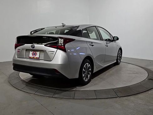 Used 2019 Toyota Prius XLE w/ Premium Convenience Package image 5