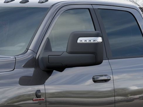 New 2026 RAM 2500 Laramie AWD/4WD image 12