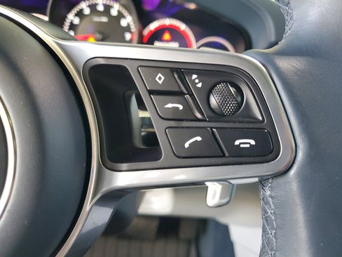 Used 2022 Porsche Cayenne AWD/4WD image 24