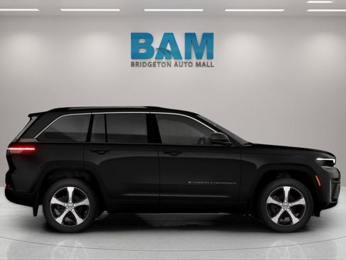 New 2026 Jeep Grand Cherokee Limited image 17