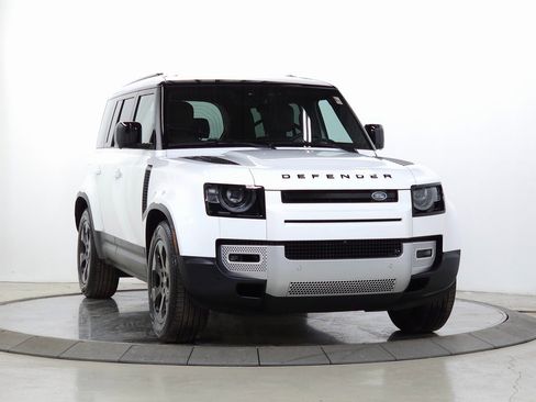 Used 2025 Land Rover Defender 110 S image 10