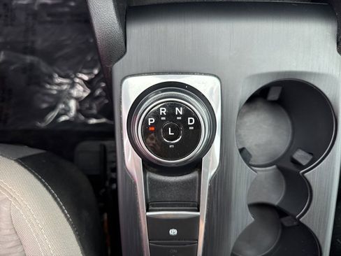 Used 2022 Ford Escape SE image 28