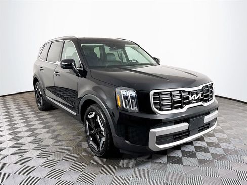 Used 2023 Kia Telluride S w/ S Sunroof Package image 3