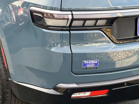 New 2026 Jeep Grand Wagoneer 4WD w/ Premium Group I image 5