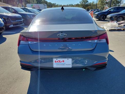 Used 2023 Hyundai Elantra SEL image 8