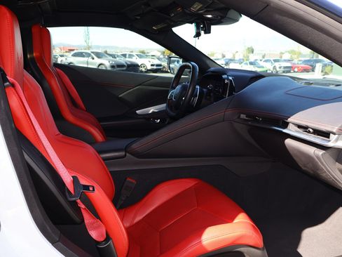 Used 2021 Chevrolet Corvette Stingray Coupe w/ 1LT RWD image 28