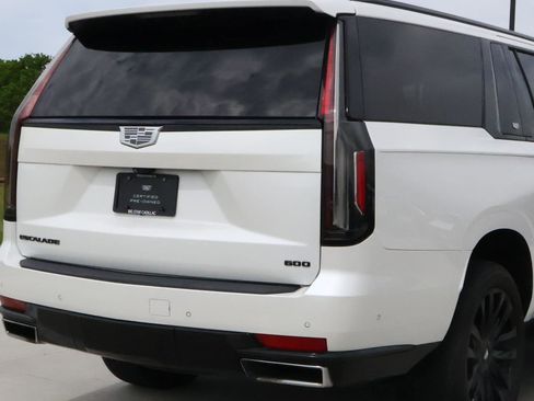 Used 2022 Cadillac Escalade ESV Premium Luxury AWD/4WD image 11