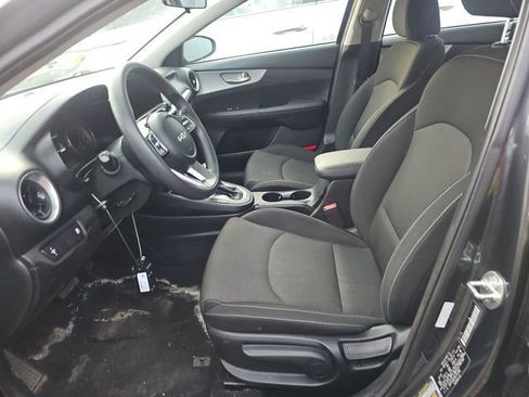 Used 2024 Kia Forte LXS image 2