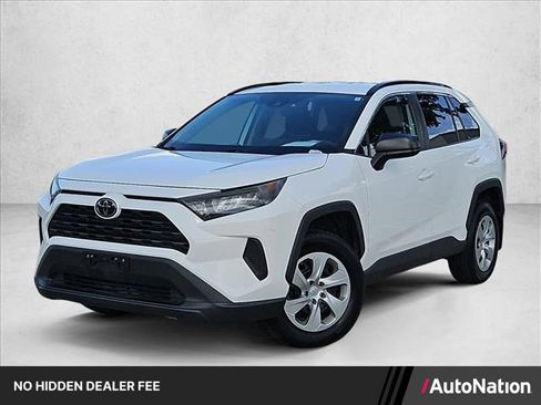 Used 2020 Toyota RAV4 LE FWD image 1
