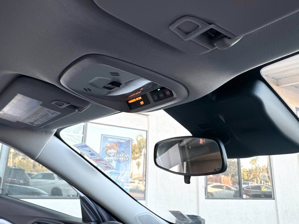 Used 2025 Chevrolet Trax LT FWD image 24