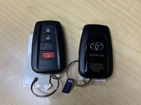 New 2025 Toyota RAV4 SE image 33