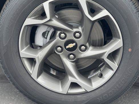 New 2025 Chevrolet Trax LT w/ LT Convenience Package image 7