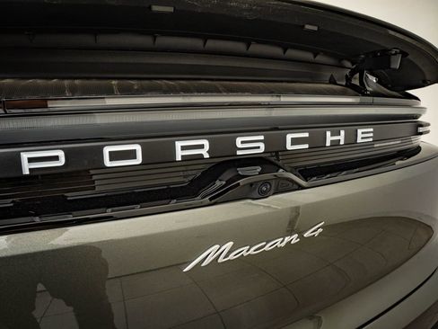 New 2026 Porsche Macan 4 Electric AWD/4WD image 17