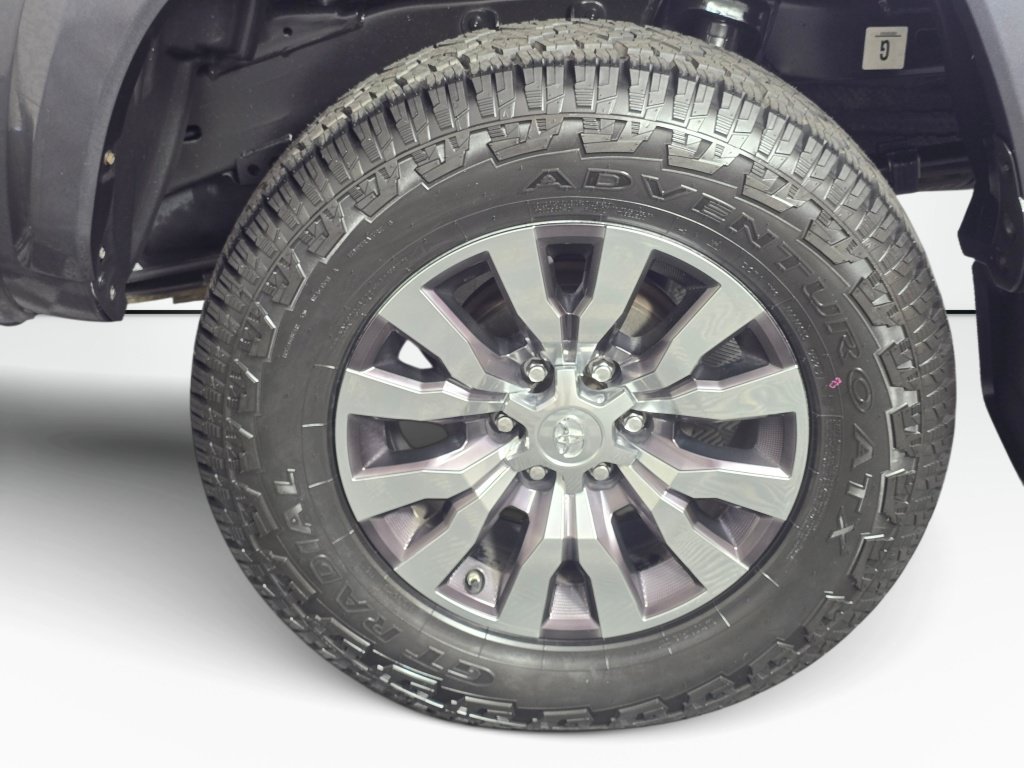 Used 2021 Toyota Tacoma Limited AWD/4WD image 21