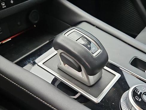 Used 2024 Mitsubishi Outlander SE image 11