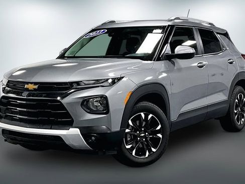 Used 2023 Chevrolet TrailBlazer LT AWD/4WD image 3