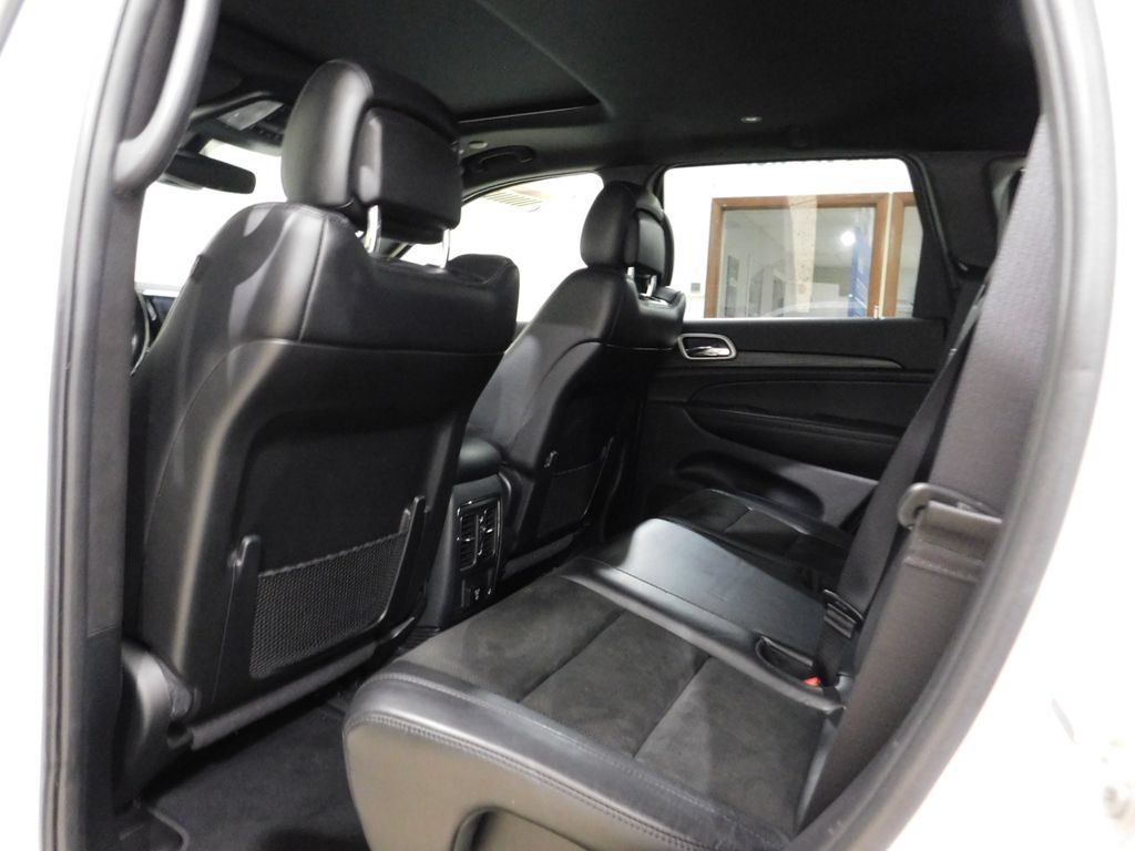 Used 2020 Jeep Grand Cherokee Altitude AWD/4WD image 59