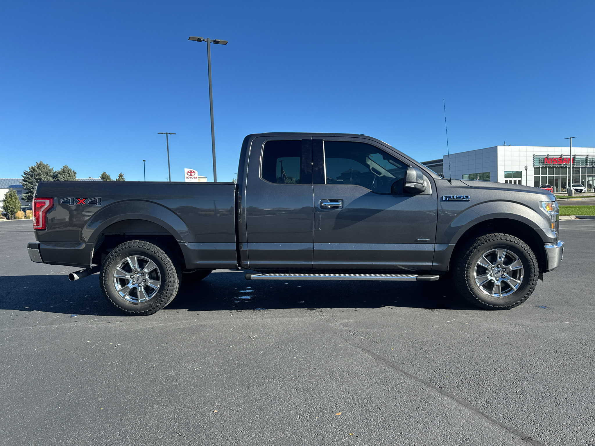 Used 2015 Ford F150 XLT w/ Equipment Group 302A Luxury AWD/4WD image 2