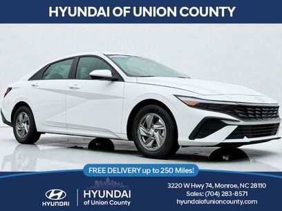 Certified 2025 Hyundai Elantra SE w/ Cargo Package