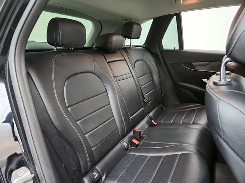 Used 2020 Mercedes-Benz GLC 300 4MATIC image 28