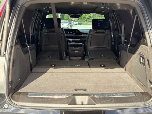 Certified 2023 Cadillac Escalade ESV Premium Luxury w/ LPO, Floor Liner Package AWD/4WD image 34