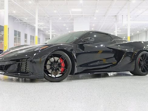 Used 2026 Chevrolet Corvette Z06 w/ Stealth Interior Trim Package RWD image 2
