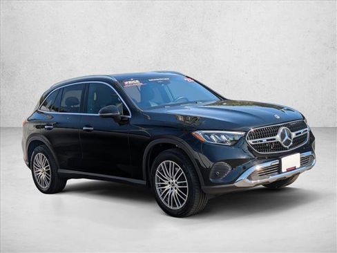 Certified 2025 Mercedes-Benz GLC 300 image 6