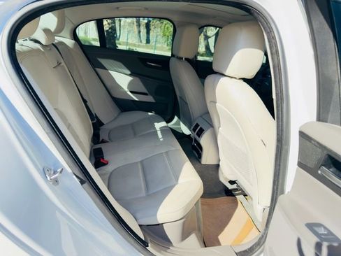 Used 2017 Jaguar XE Prestige image 21