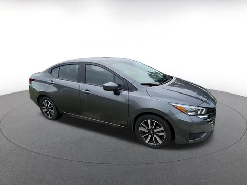 Used 2025 Nissan Versa SV FWD image 2