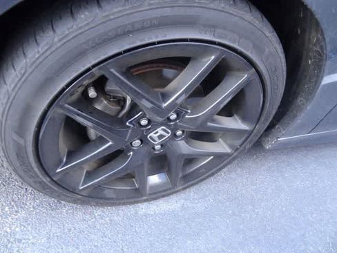 Used 2025 Honda Civic Sport image 13