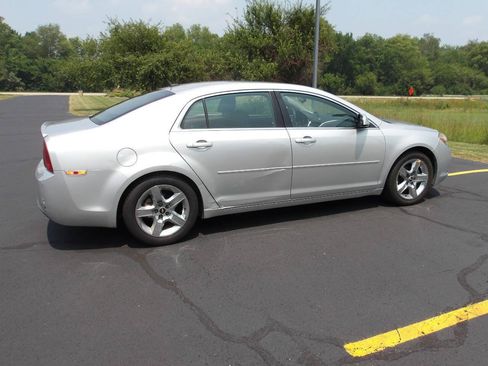 Used 2010 Chevrolet Malibu LT w/ Power Convenience Package FWD image 10