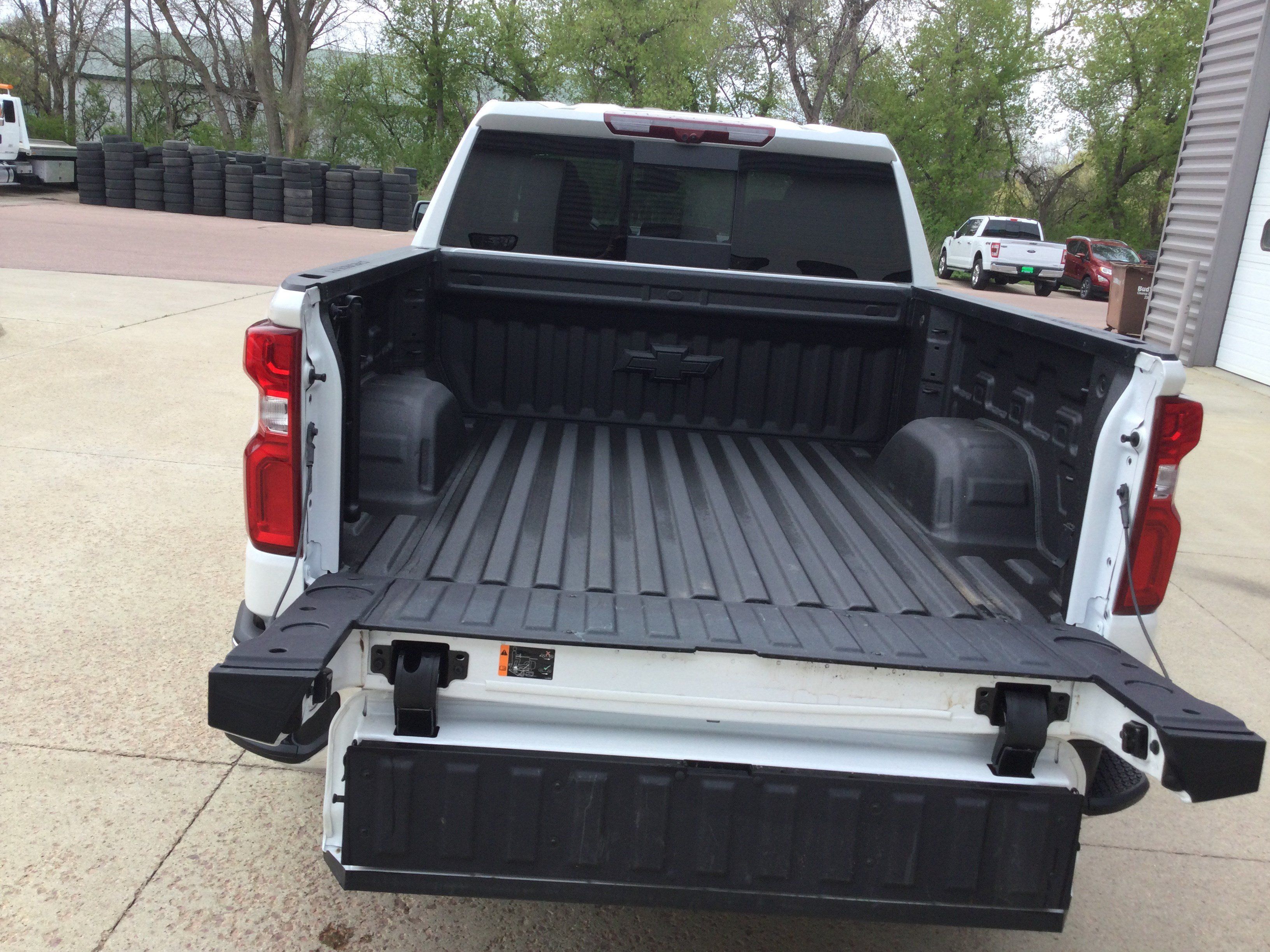 Used 2024 Chevrolet Silverado 1500 LTZ w/ LTZ Premium Package AWD/4WD image 8