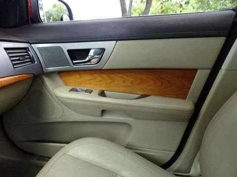 Used 2009 Jaguar XF Luxury image 31