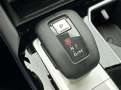 New 2025 Mitsubishi Outlander ES image 17