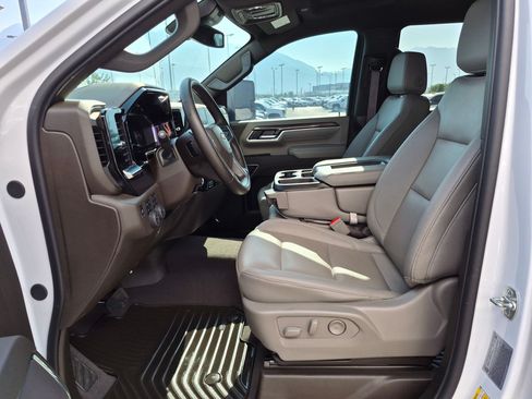 Used 2025 Chevrolet Silverado 3500 LTZ AWD/4WD image 15