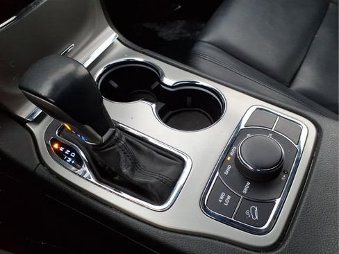 Used 2020 Jeep Grand Cherokee Limited image 20